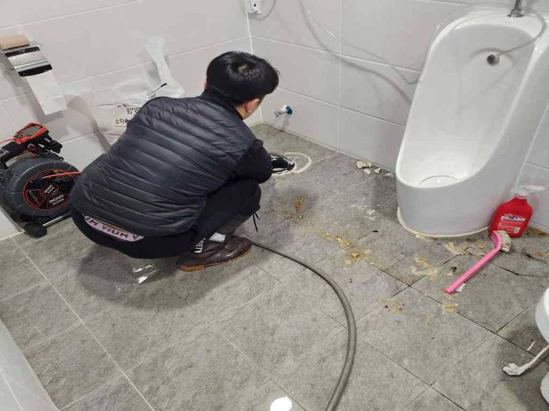 고양 소변기·상가 배관 작업사례 8